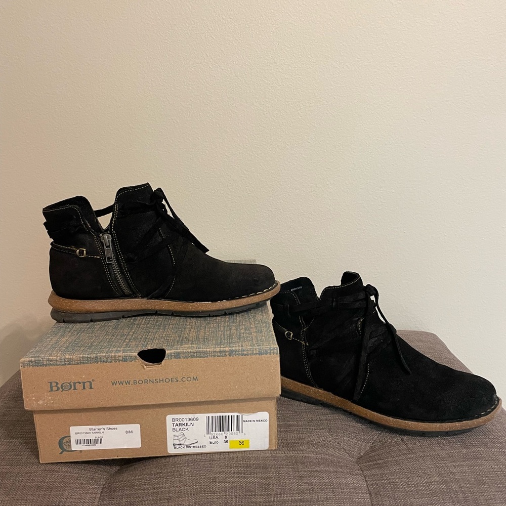 Born Tarklin Black Distressed Black Boots - Size 8